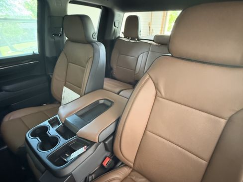 Used 2025 GMC Sierra 1500 Elevation image 2