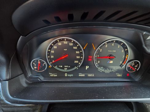 Used 2016 BMW M5 image 9