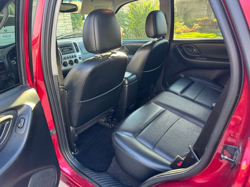 Used 2006 Ford Escape Limited image 2