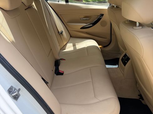 Used 2016 BMW 320i Sedan RWD image 5