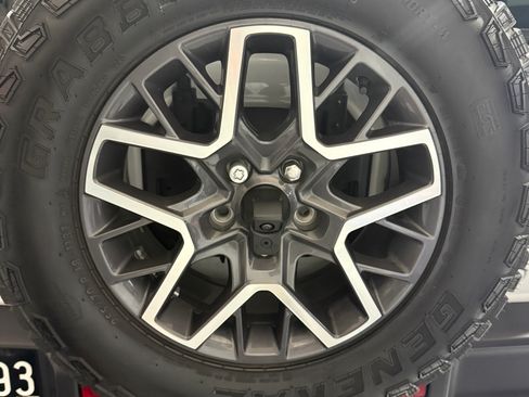 Used 2024 Jeep Wrangler Unlimited Sahara w/ Technology Group image 22