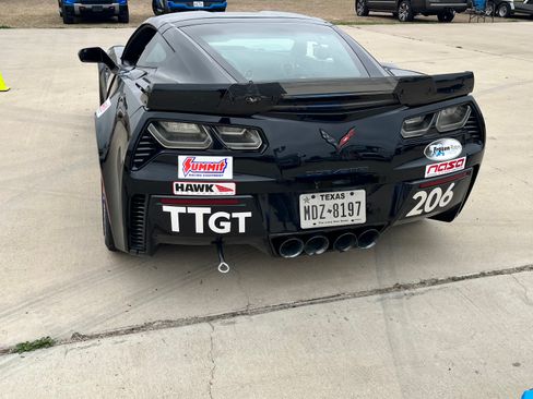 Used 2015 Chevrolet Corvette Z06 w/ Z07 Performance Package RWD image 2
