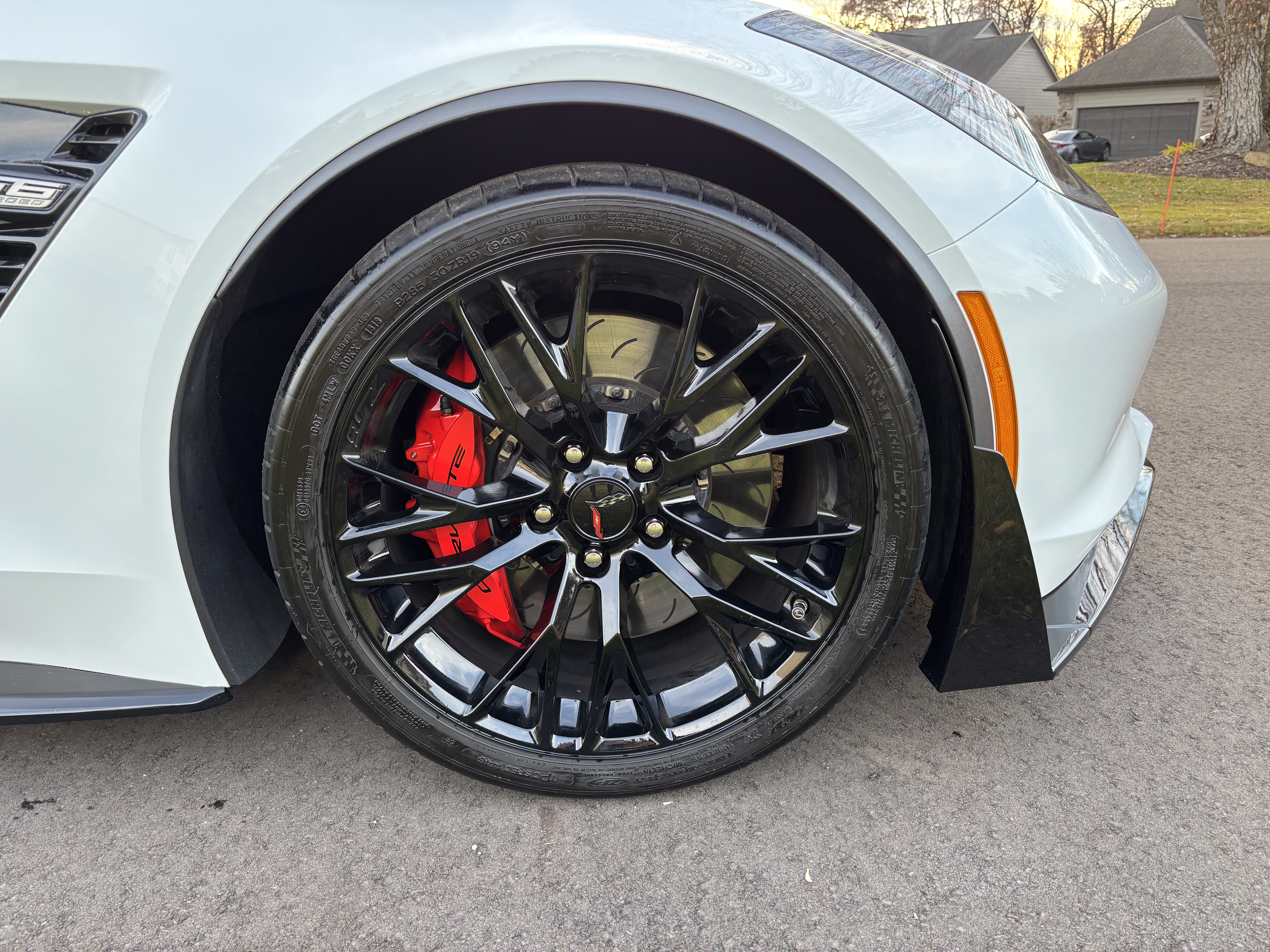 Used 2019 Chevrolet Corvette Z06 RWD image 19