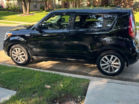 Used 2017 Kia Soul + w/ Audio Package FWD image 1