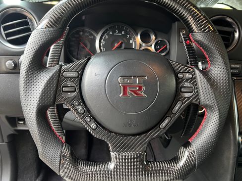 Used 2012 Nissan GT-R Premium image 10