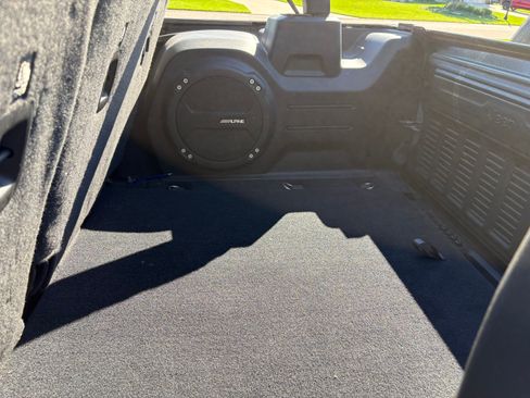 Used 2018 Jeep Wrangler Unlimited Sahara AWD/4WD image 10