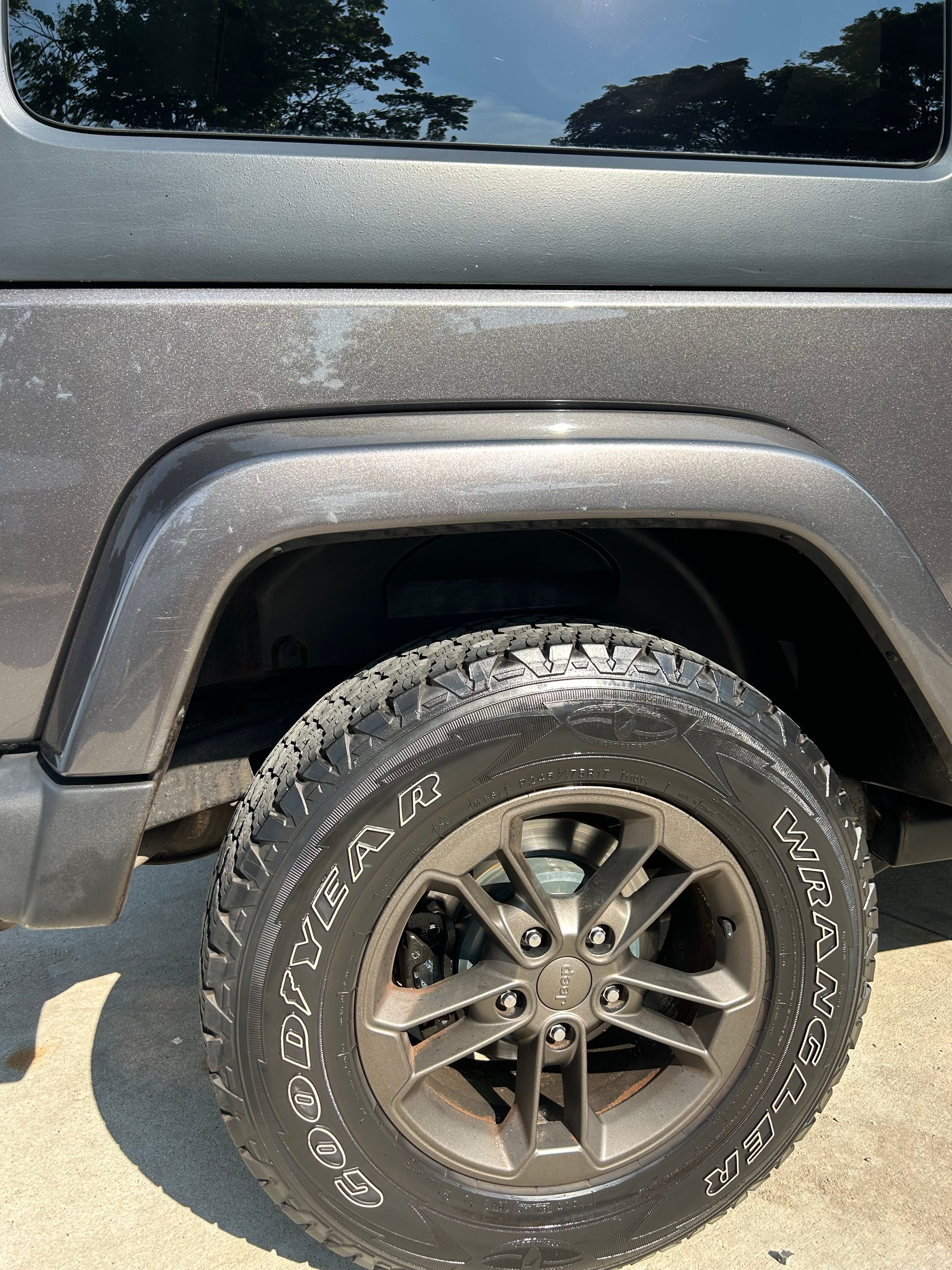 Used 2016 Jeep Wrangler Sahara AWD/4WD image 13