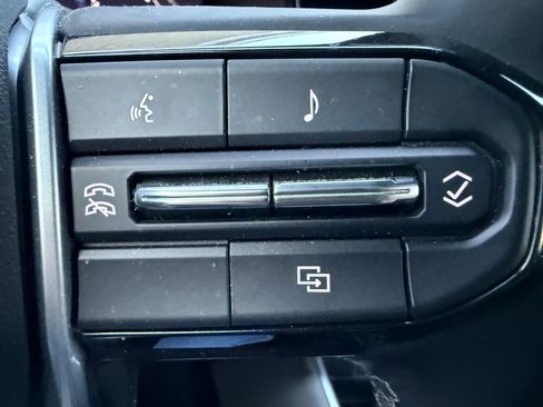 Used 2024 Chevrolet Colorado ZR2 w/ Safety Package image 13