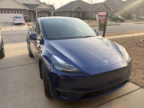 Used 2023 Tesla Model Y Long Range image 8