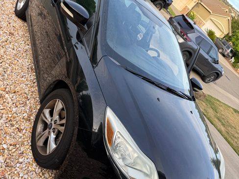 Used 2014 Ford Focus SE FWD image 1