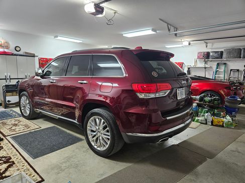 Used 2017 Jeep Grand Cherokee Summit image 2