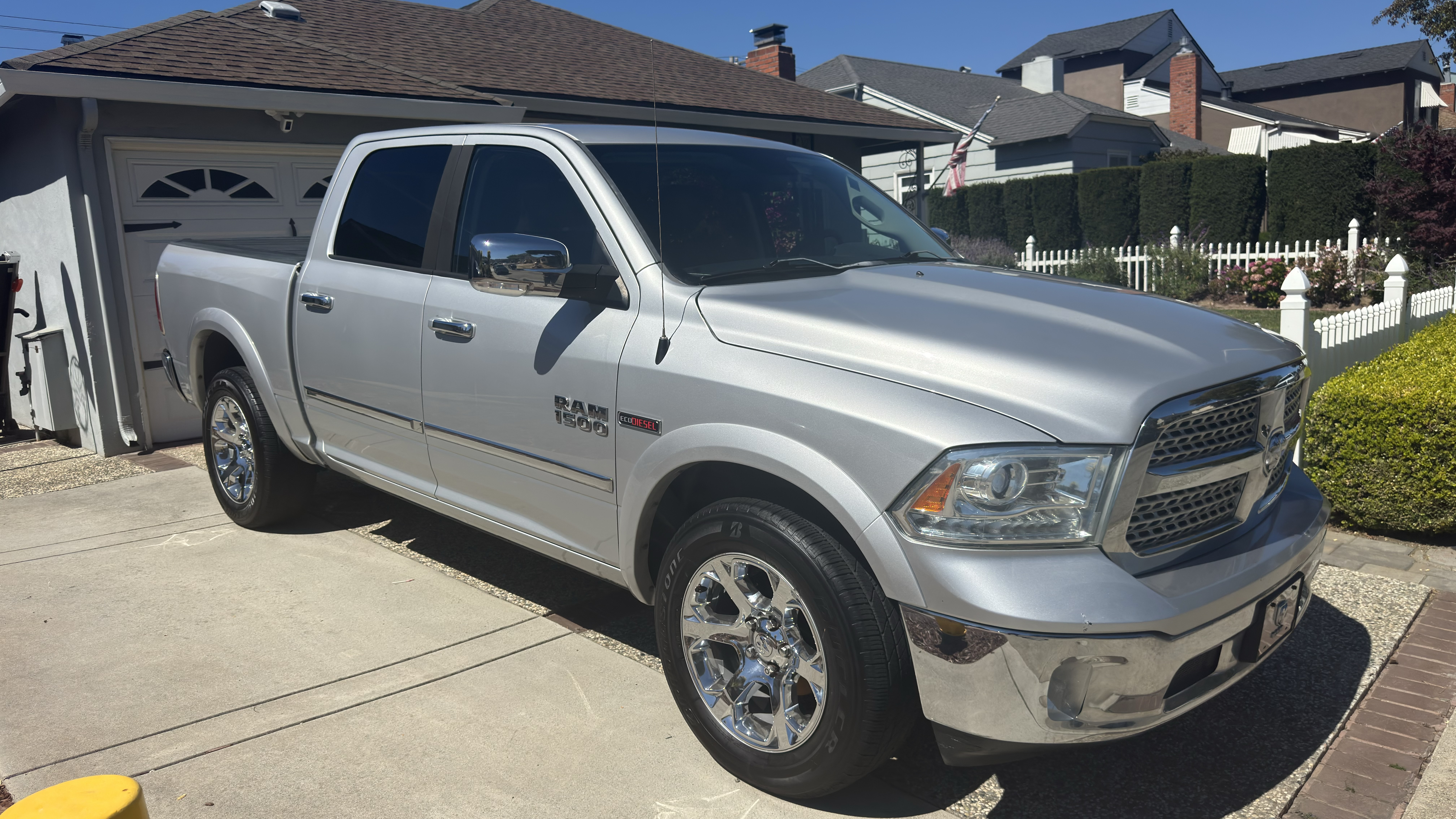 Used 2016 RAM 1500 Laramie AWD/4WD image 5