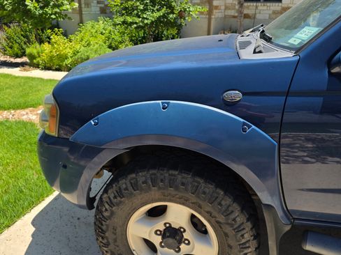 Used 2002 Nissan Frontier SE AWD/4WD image 12
