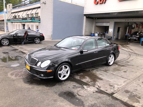 Used 2006 Mercedes-Benz E 350 Sedan image 2