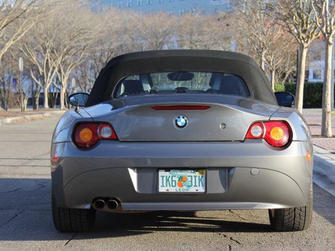 Used 2003 BMW Z4 3.0i image 9