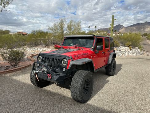 Used 2017 Jeep Wrangler Unlimited Sport image 9