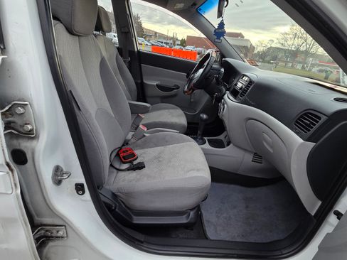 Used 2009 Hyundai Accent GLS image 15