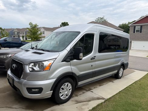 Used 2022 Ford Transit 350 XLT RWD image 1