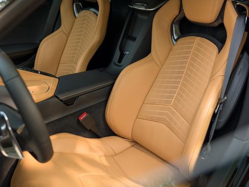 Used 2023 Chevrolet Corvette Stingray Preferred Cpe w/ Z51 Performance Package image 4