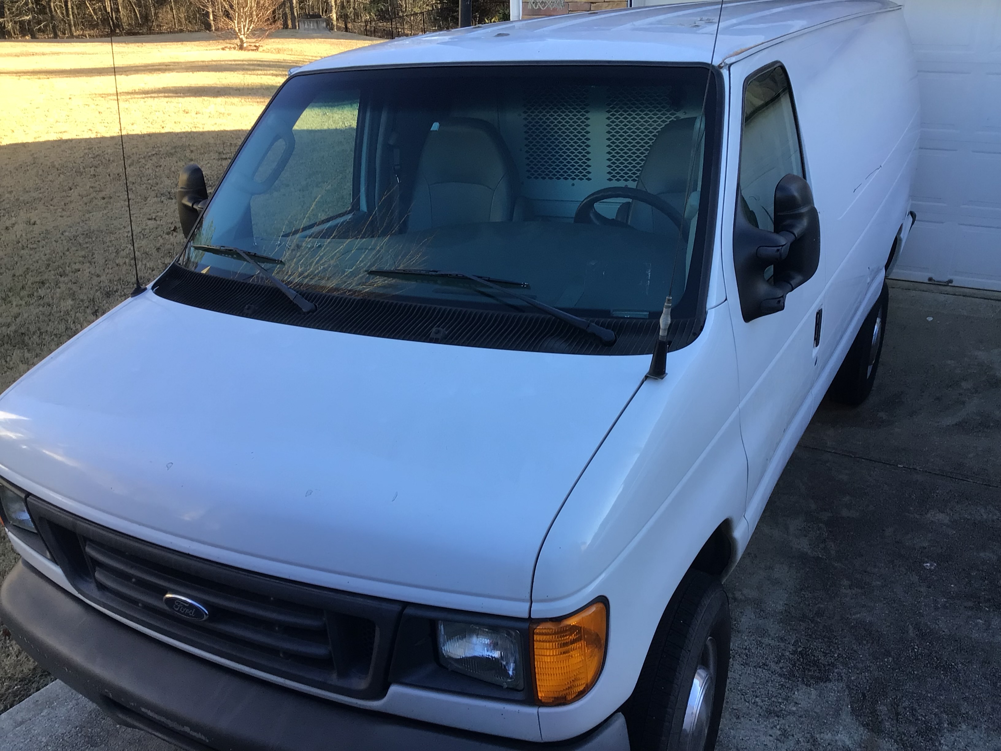 Used 2006 Ford E-350 and Econoline 350 Super Duty RWD image 1