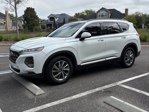 Used 2019 Hyundai Santa Fe Limited image 2