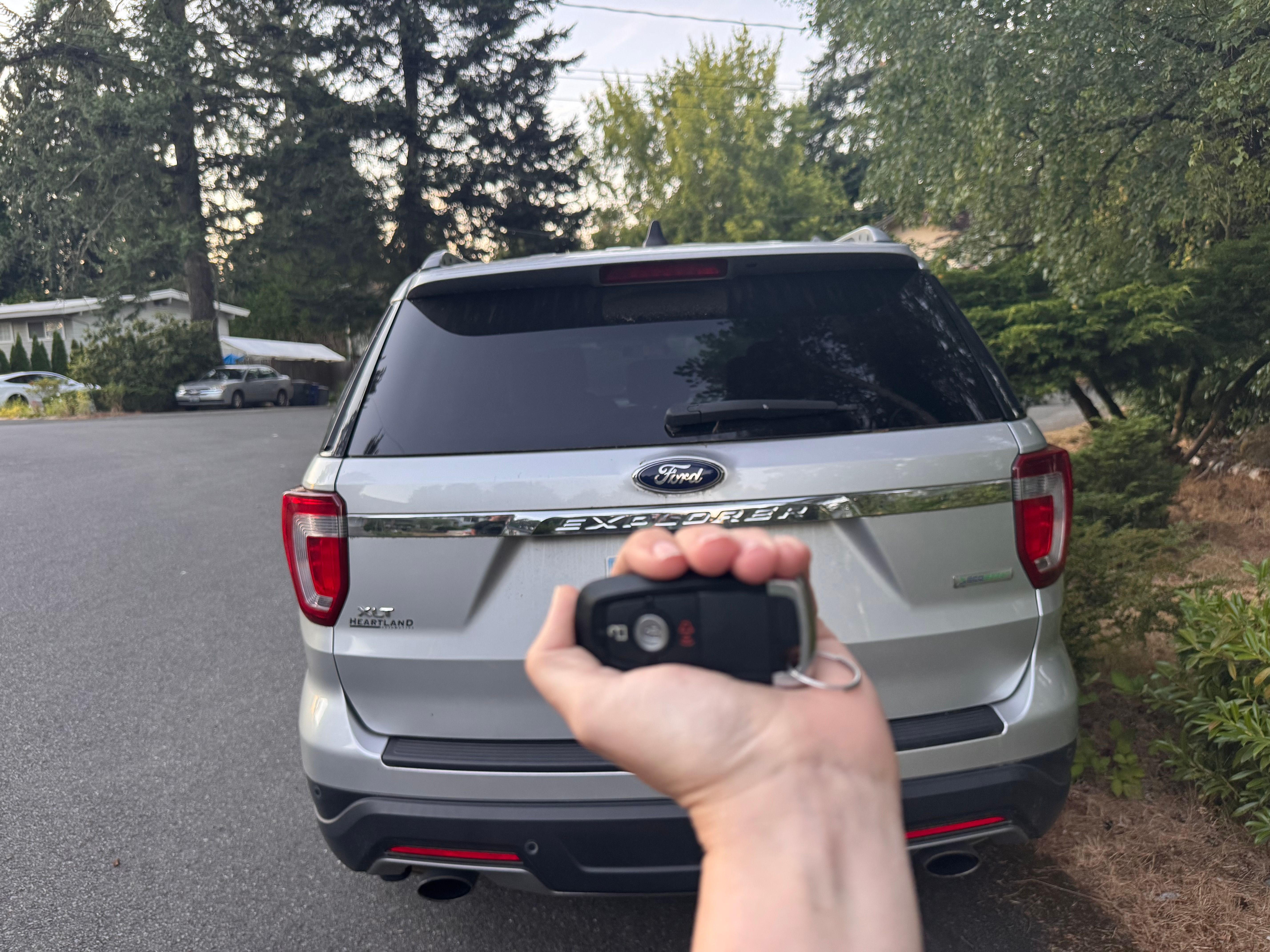 Used 2018 Ford Explorer XLT FWD image 9