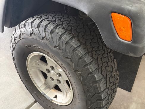 Used 2004 Jeep Wrangler 4WD w/ Smokers Group image 18