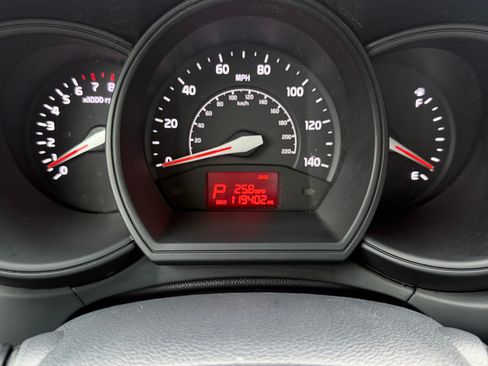 Used 2013 Kia Rio LX image 12