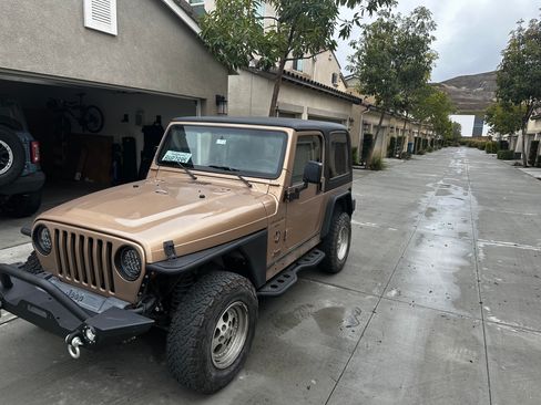 Used 1999 Jeep Wrangler Sahara AWD/4WD image 2