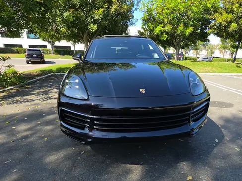 Used 2019 Porsche Cayenne AWD/4WD image 1