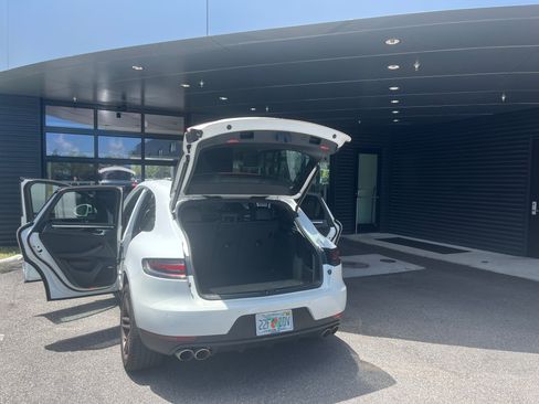 Used 2020 Porsche Macan S image 9