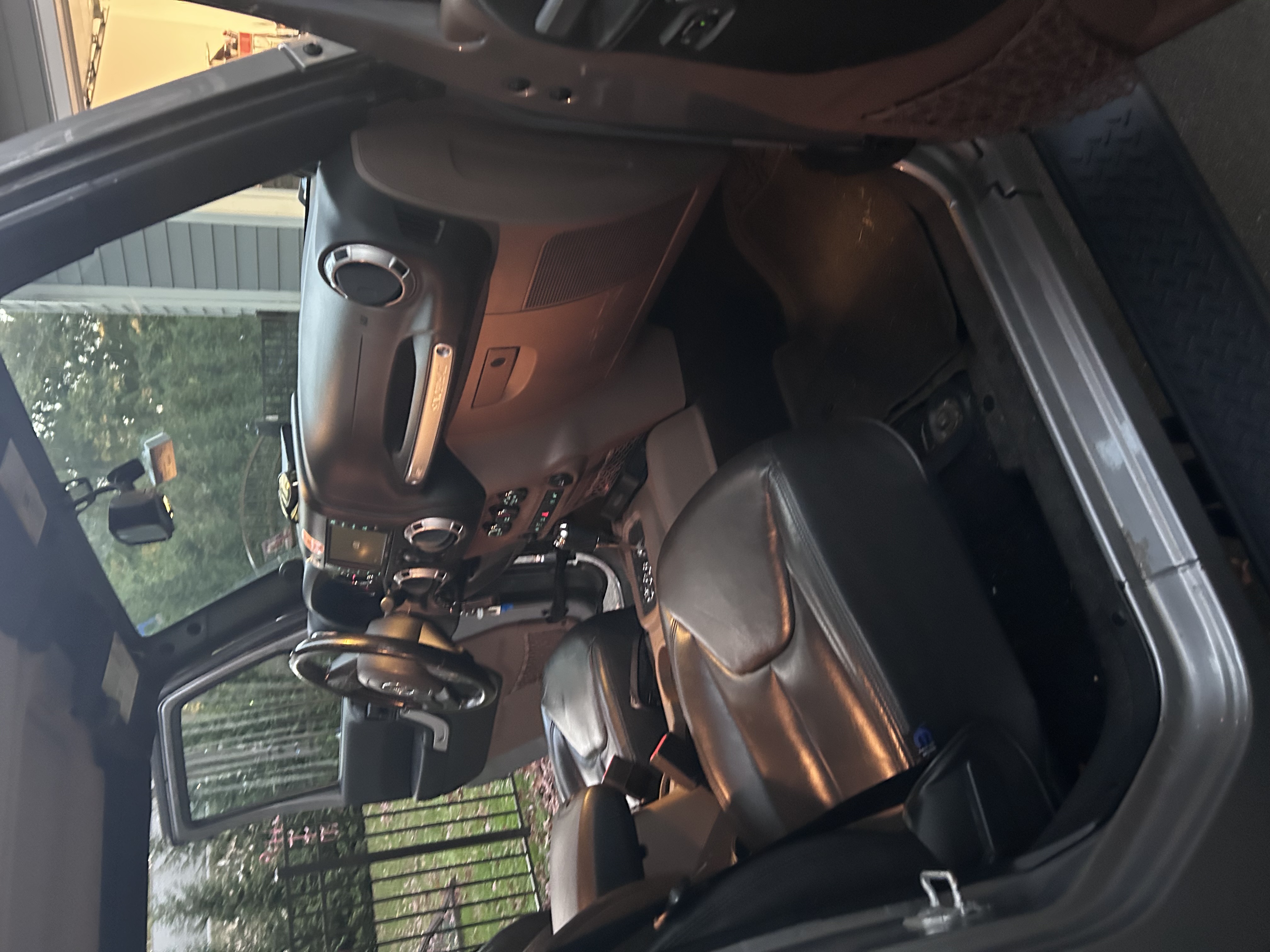 Used 2014 Jeep Wrangler Unlimited Sahara w/ Connectivity Group AWD/4WD image 10
