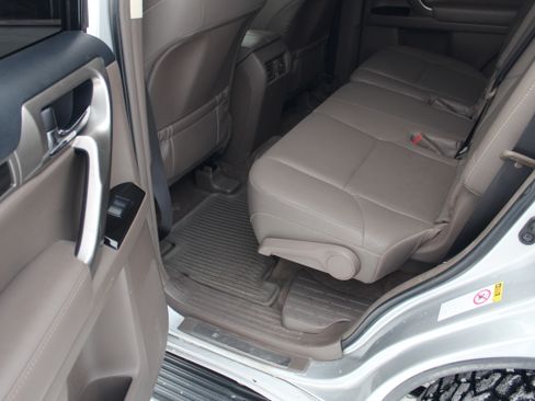 Used 2016 Lexus GX 460 460 Sport Utility 4D image 17