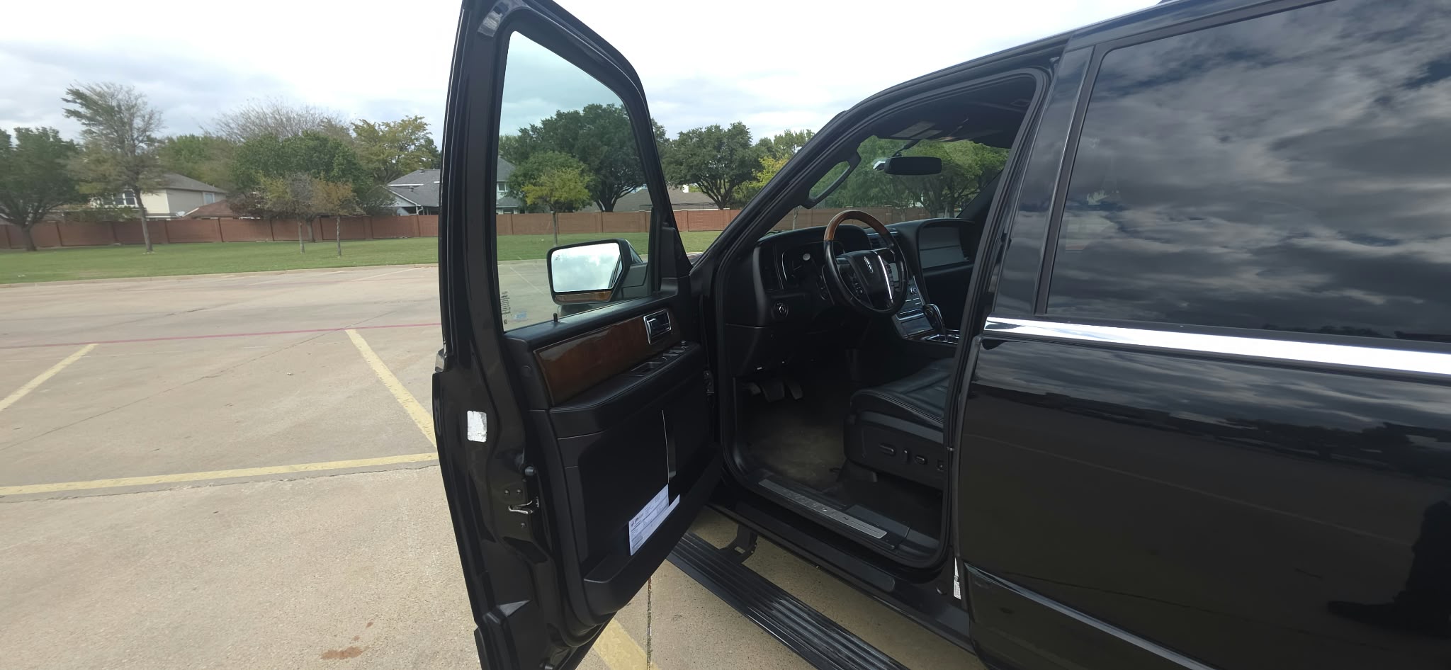 Used 2016 Lincoln Navigator L Select AWD/4WD image 21