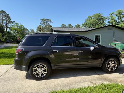 Used 2016 GMC Acadia SLT image 2