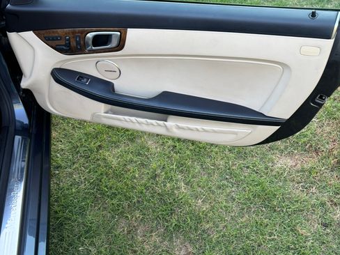 Used 2015 Mercedes-Benz SLK 250 image 12