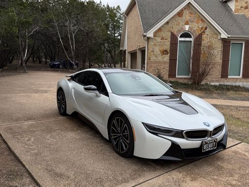 Used 2020 BMW i8 Coupe image 5