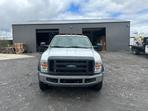 Used 2008 Ford F550 2WD Regular Cab Super Duty image 2