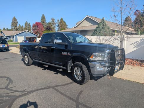 Used 2017 RAM 3500 Laramie w/ Convenience Group image 4