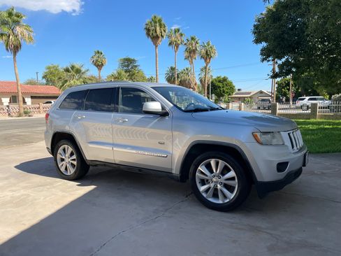 Used 2011 Jeep Grand Cherokee 70th Anniversary RWD image 1