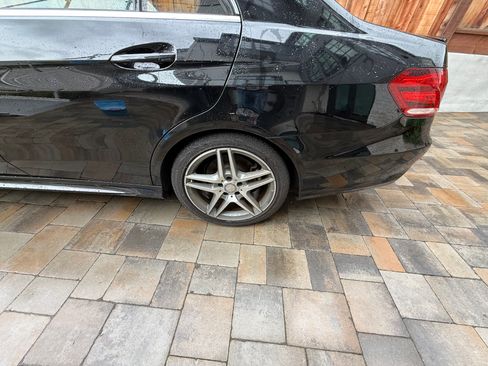 Used 2014 Mercedes-Benz E 350 4MATIC Sedan image 9