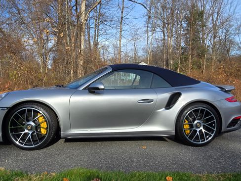 Used 2019 Porsche 911 Turbo S image 5
