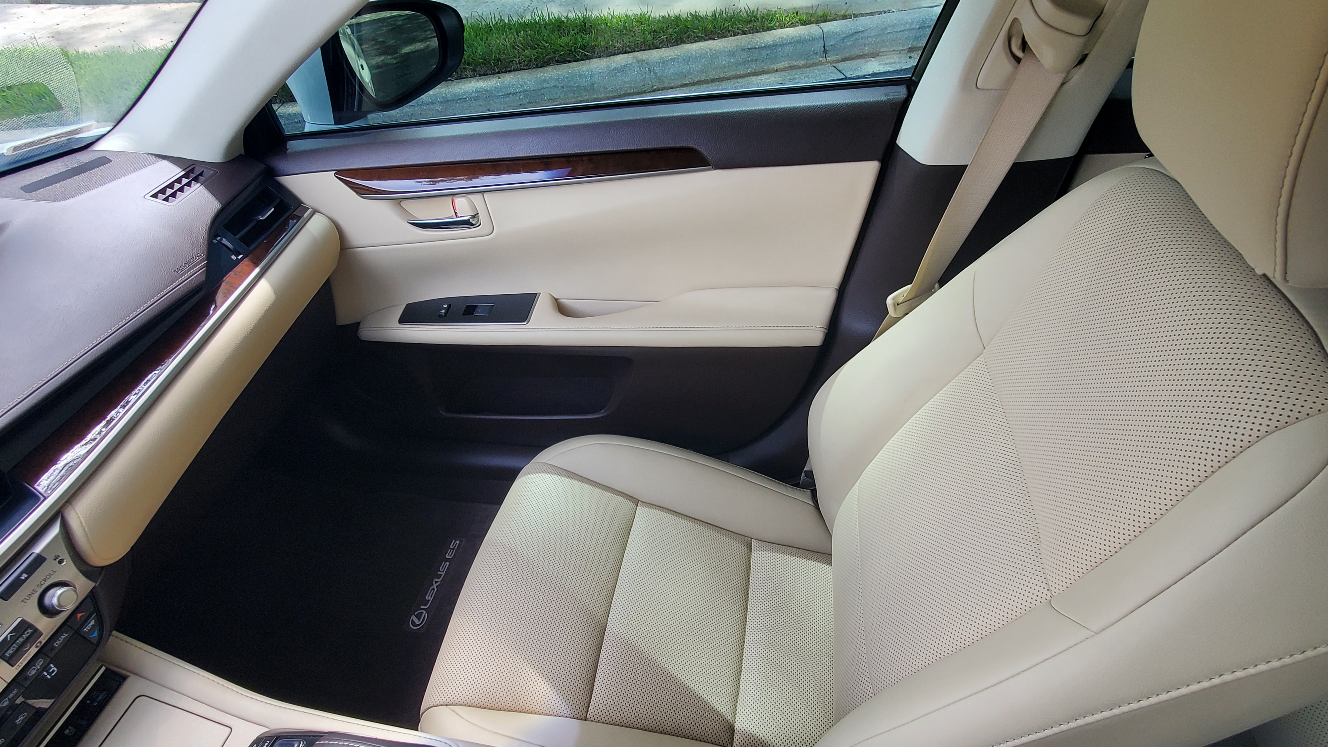Used 2018 Lexus ES 350 w/ Navigation System Package FWD image 25