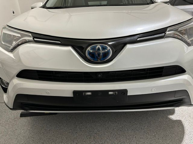 Used 2018 Toyota RAV4 Limited w/ Advanced Technology Package AWD/4WD image 17