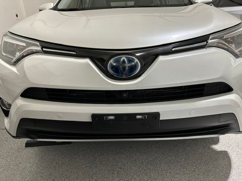 Used 2018 Toyota RAV4 Limited w/ Advanced Technology Package AWD/4WD image 17