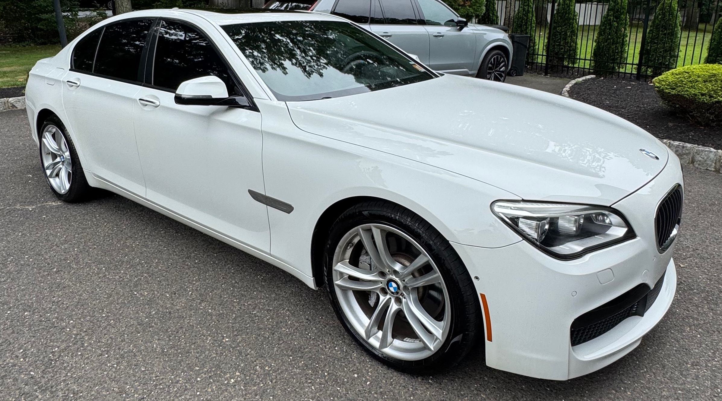 Used 2015 BMW 750i RWD image 6