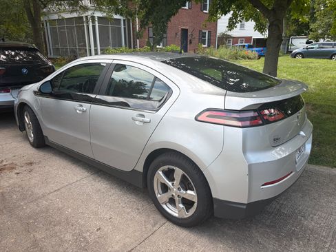 Used 2013 Chevrolet Volt Premium w/ Premium Trim Package FWD image 5