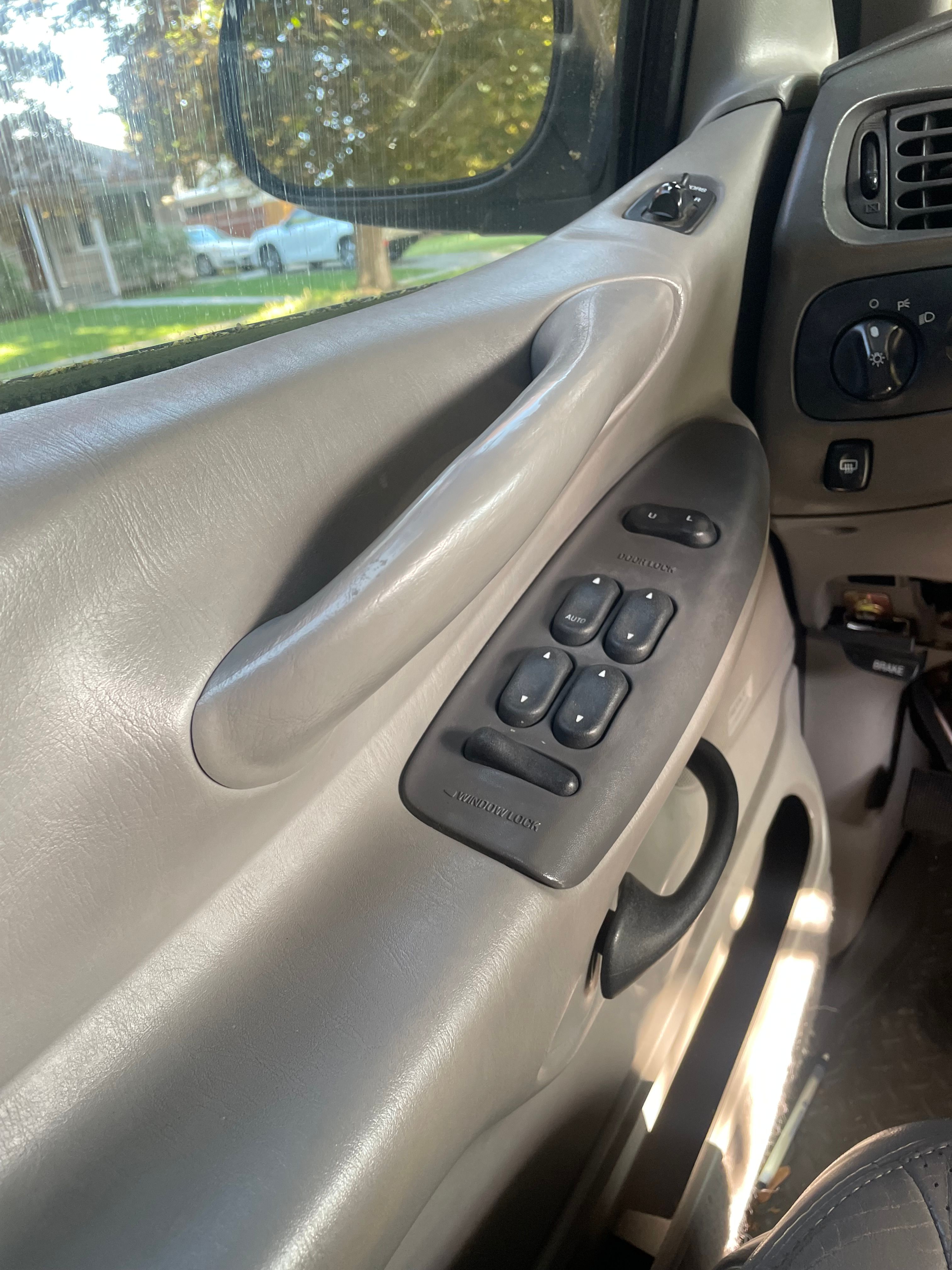 Used 1997 Ford Expedition 4WD image 8