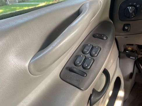 Used 1997 Ford Expedition 4WD image 8