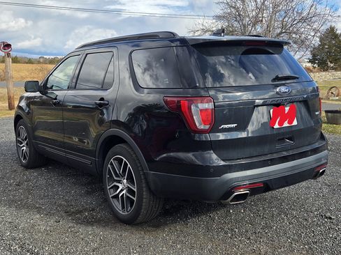 Used 2017 Ford Explorer Sport w/ Equipment Group 401A image 8